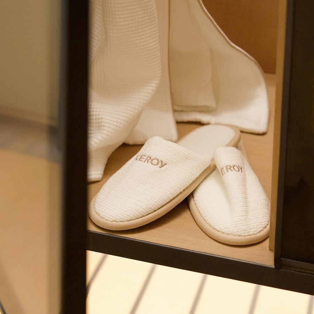 slippers