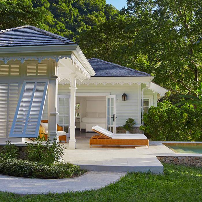 sugar_beach_luxury_cottage_outdoor_area