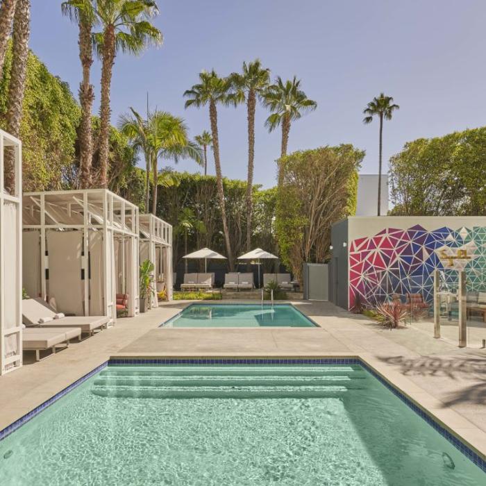 Aquisição do Sugar Palm & Backyard Pool em santa monica