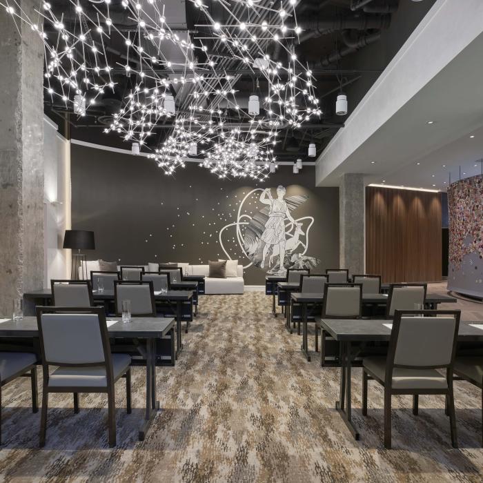 A sala Barton do Hotel Zena, preparada para uma conferência