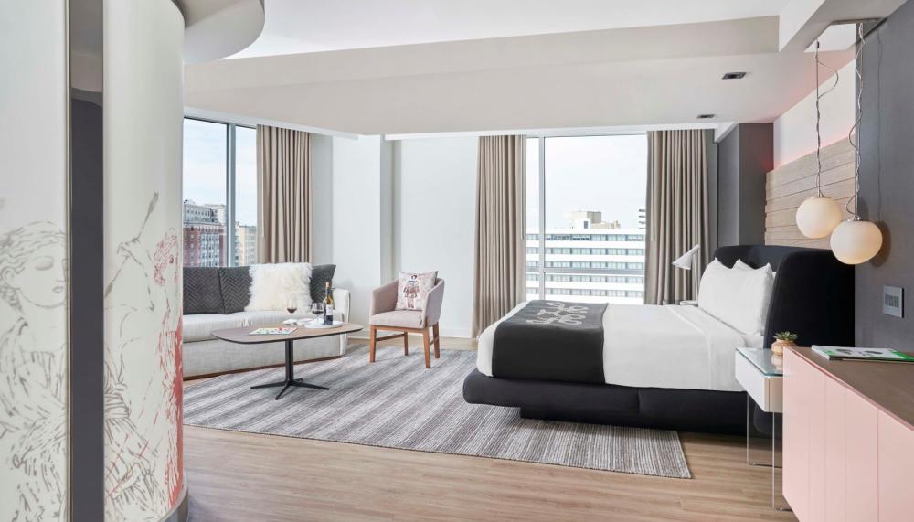 Hotel Zena guestroom