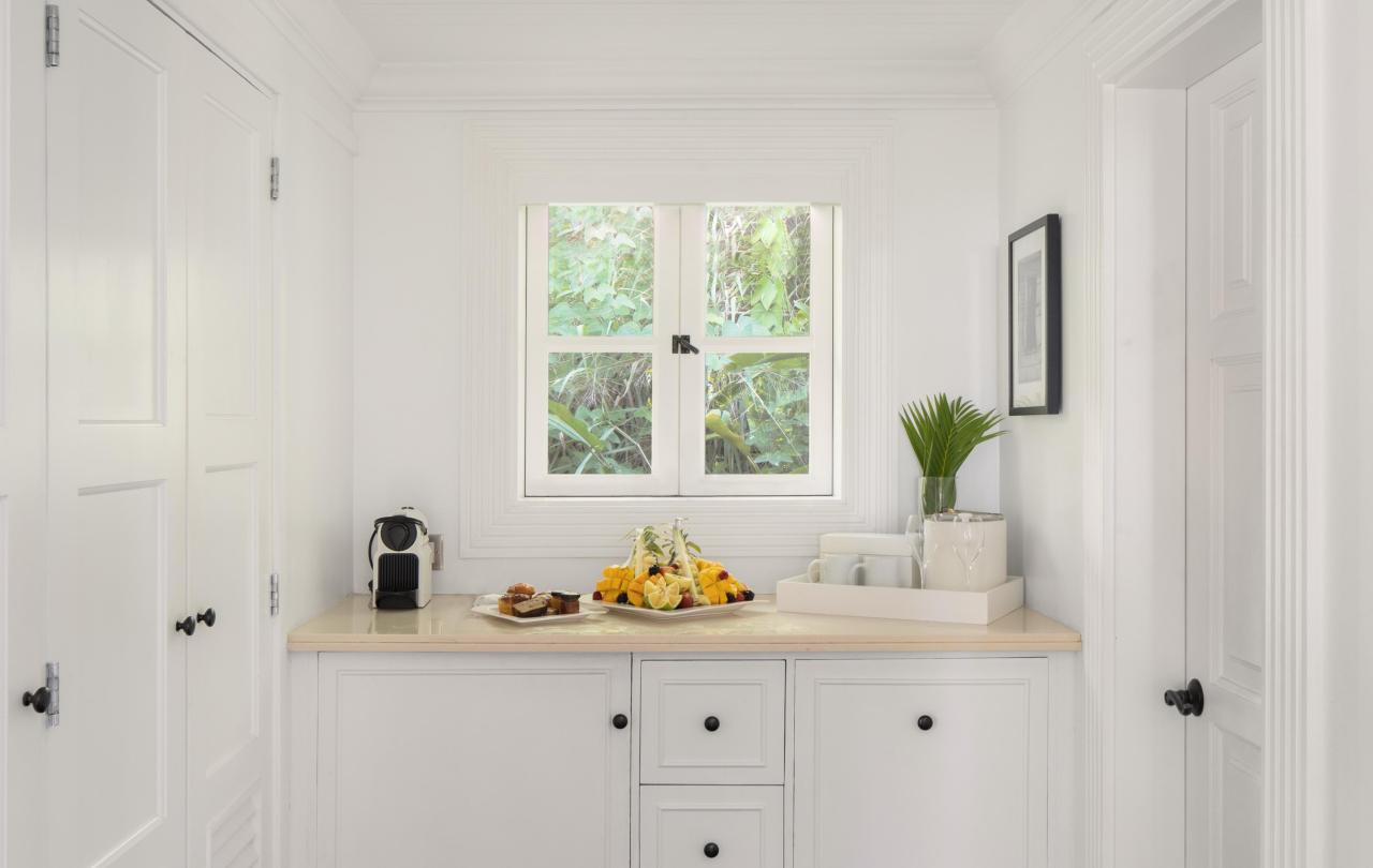 sugar_beach_luxury_cottage_hall