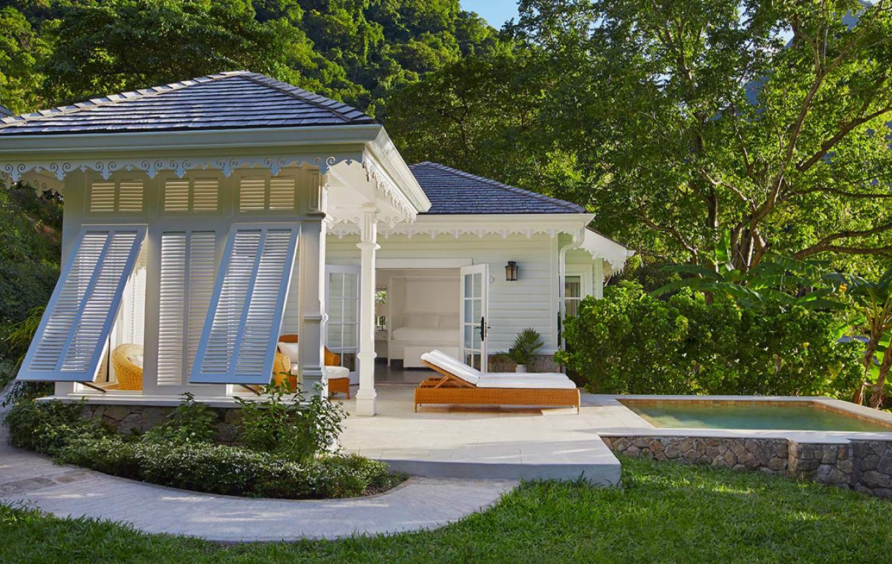 sugar_beach_luxury_cottage_outdoor_area