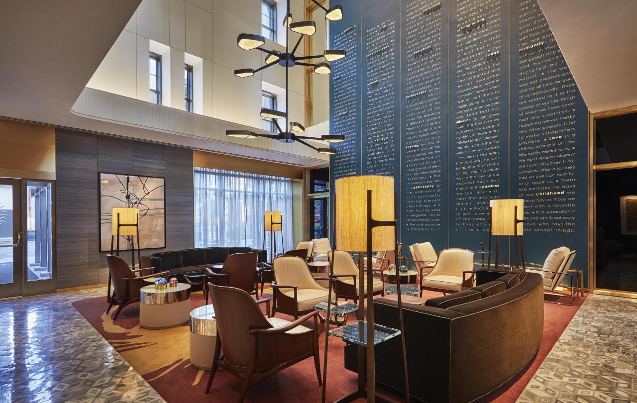 The Viceroy Chicago lobby
