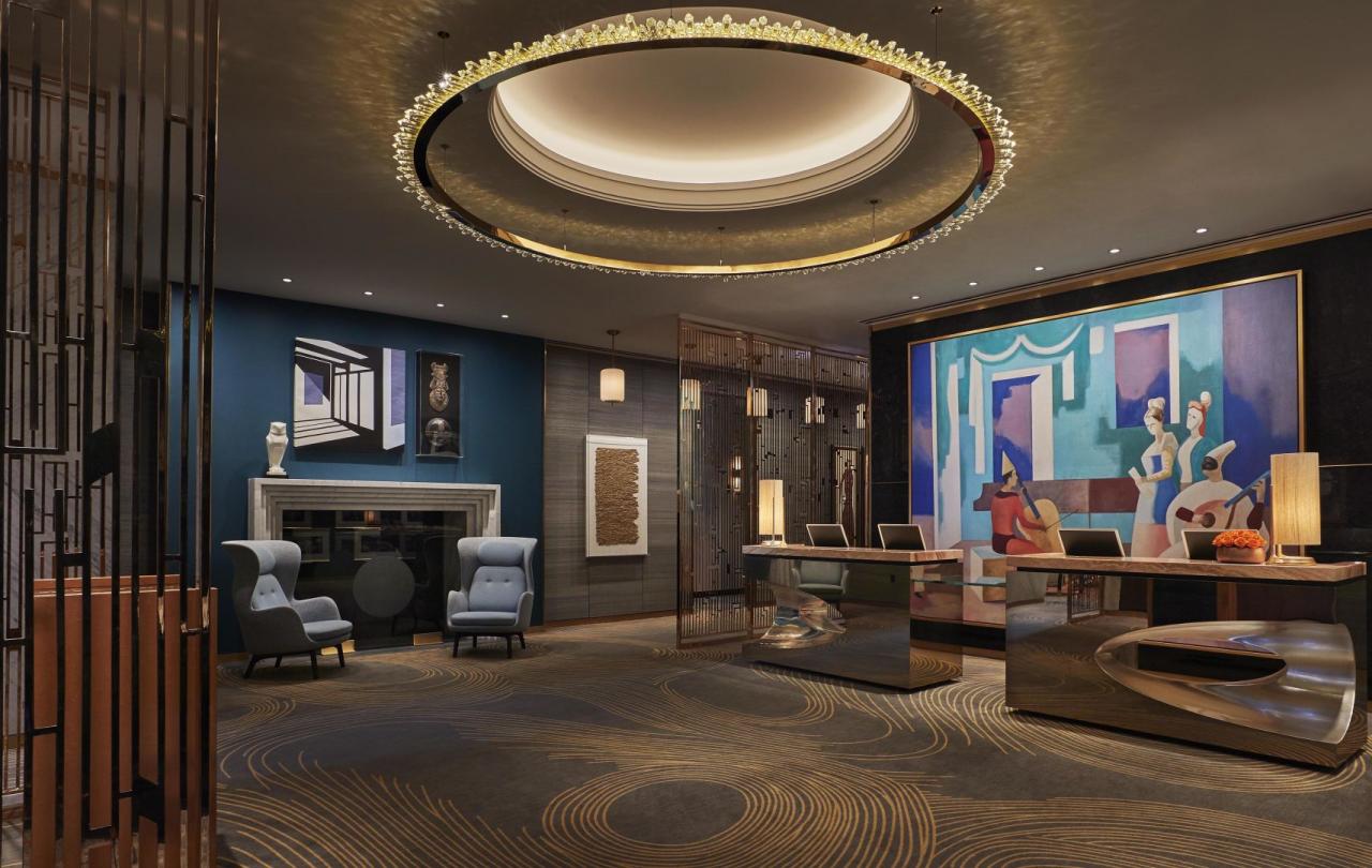 An elegantly-decorated reception area at Viceroy Chicago