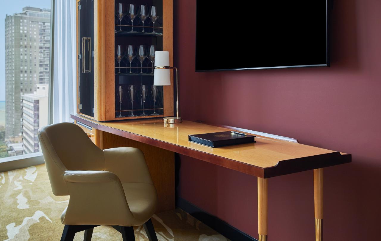 Deluxe Lake View Queen Queen