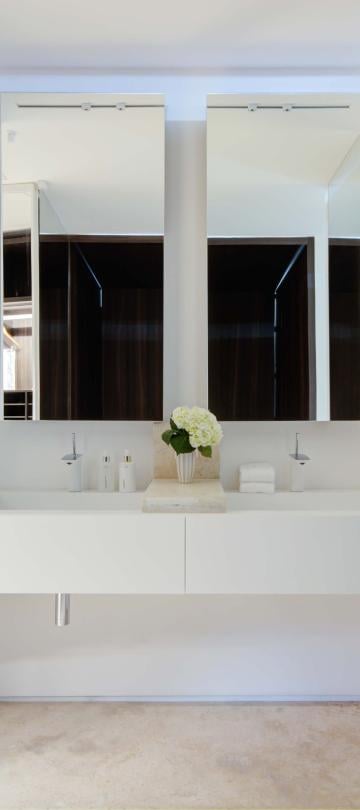 los cabos double vanity sink in bathroom