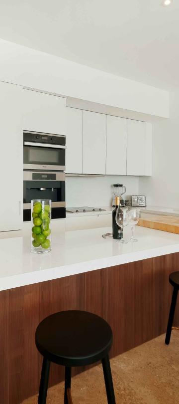 los cabos indoor kitchen island with bar stools