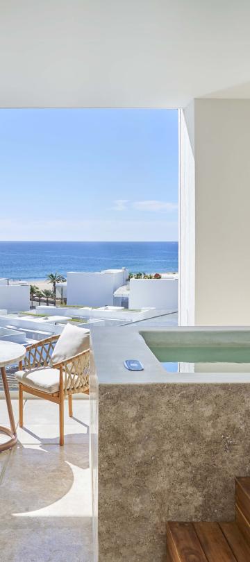 plunge pool with view of beach from Los Cabos Junior Suite