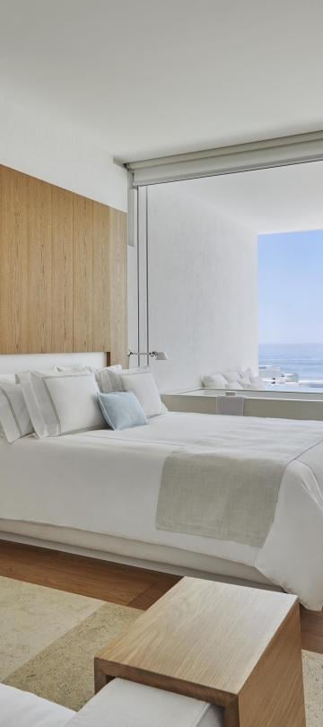 los cabos ocean view king sized bed