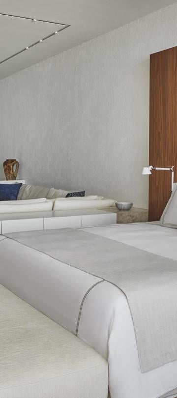 los cabos resort view junior suite bed