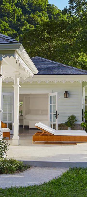 sugar_beach_luxury_cottage_outdoor_area