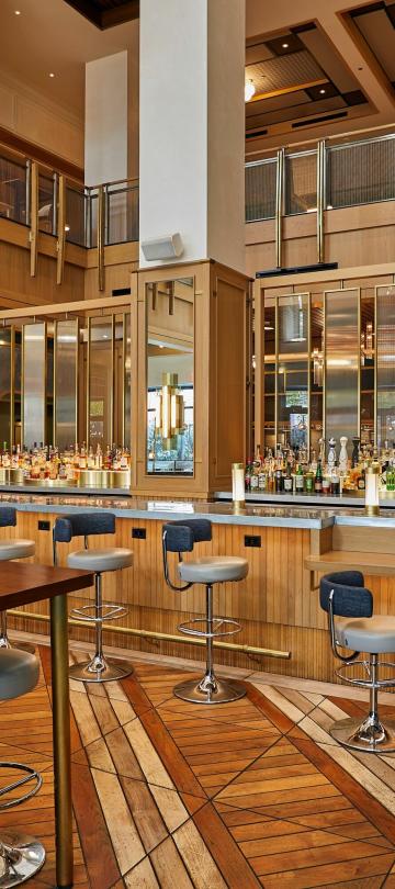 The bar in the entrance section of Somerset