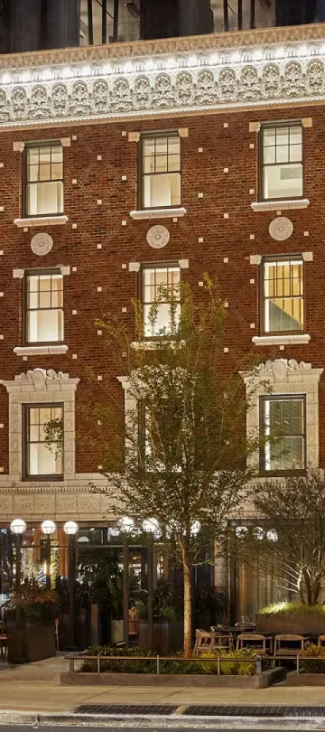 The exterior of Viceroy Chicago
