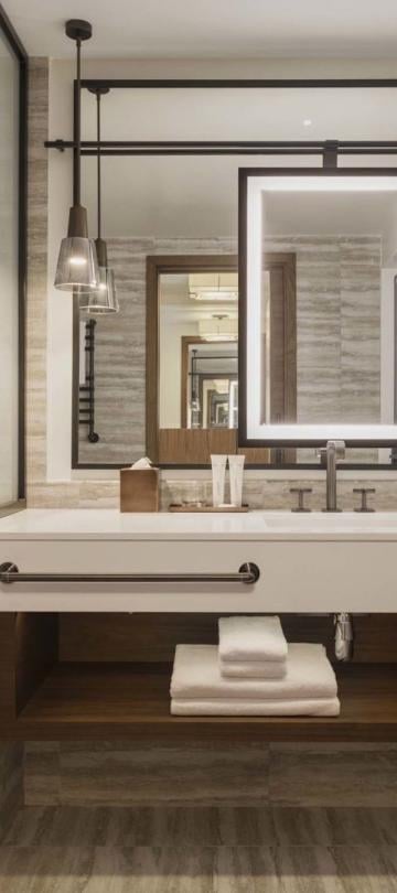Teh vanity and tub in a king room  at Viceroy Kopaonik Serbia