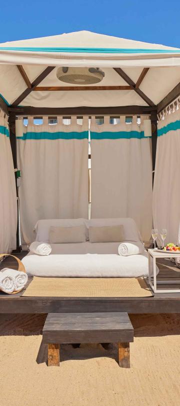 A shaded cabana at Nidito