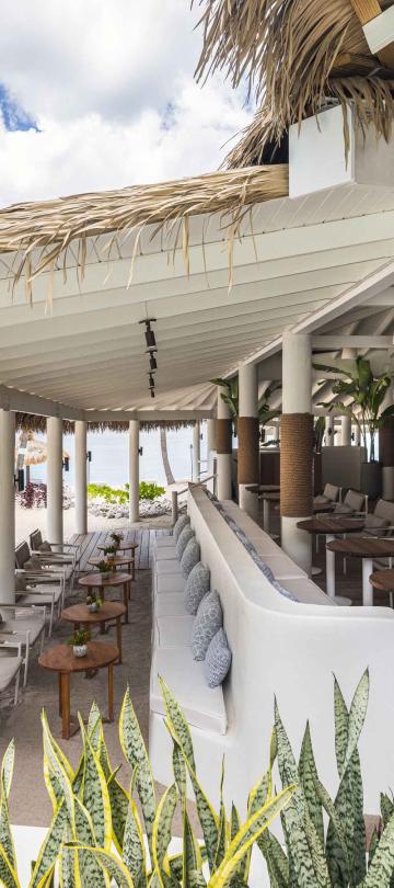 The outdoor covered patio area of Bonté