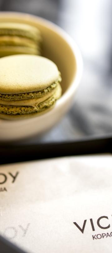 macrons