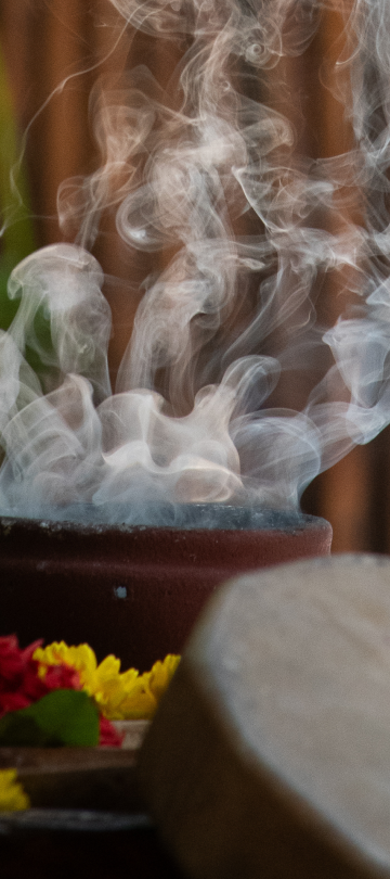Bowl with smoke