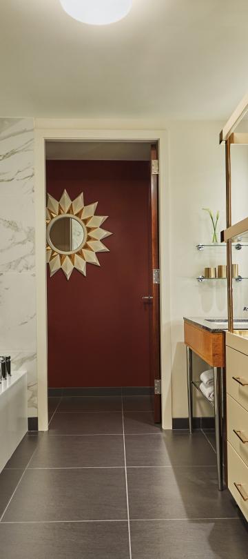 Bathroom Grand Lakeview King