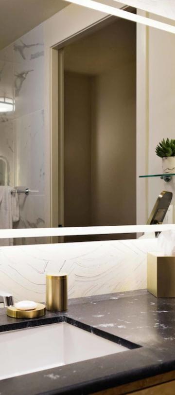 Habitación Deluxe con acceso para personas con movilidad reducida, vista al lago, cama de matrimonio, bañera