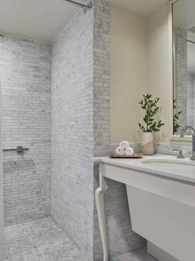 Mobility/Hearing Accessible Ocean View King, Roll-in Shower thumbnail 6