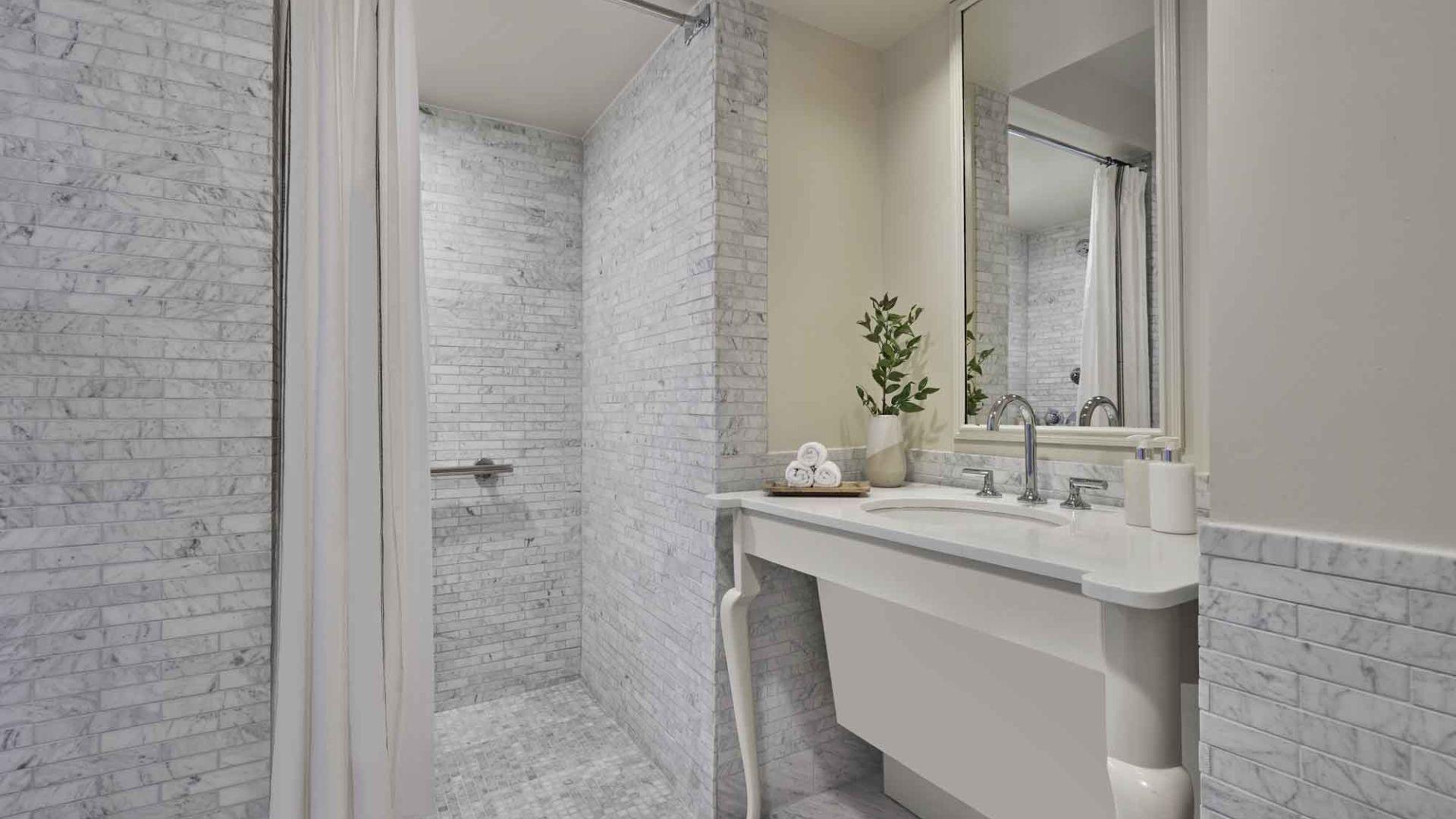 Mobility/Hearing Accessible Ocean View King, Roll-in Shower