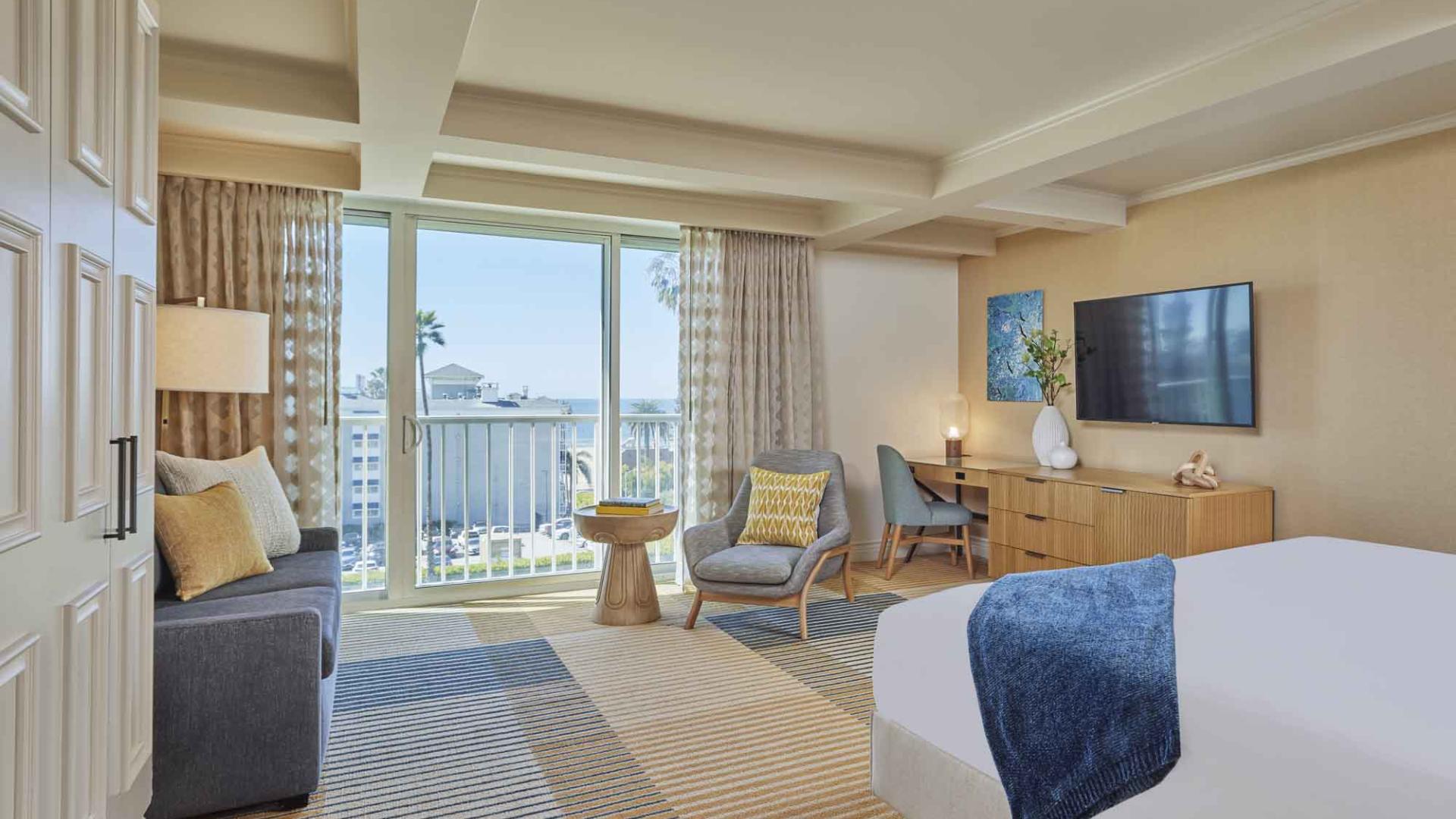 Canary Junior Suite Partial Ocean View King