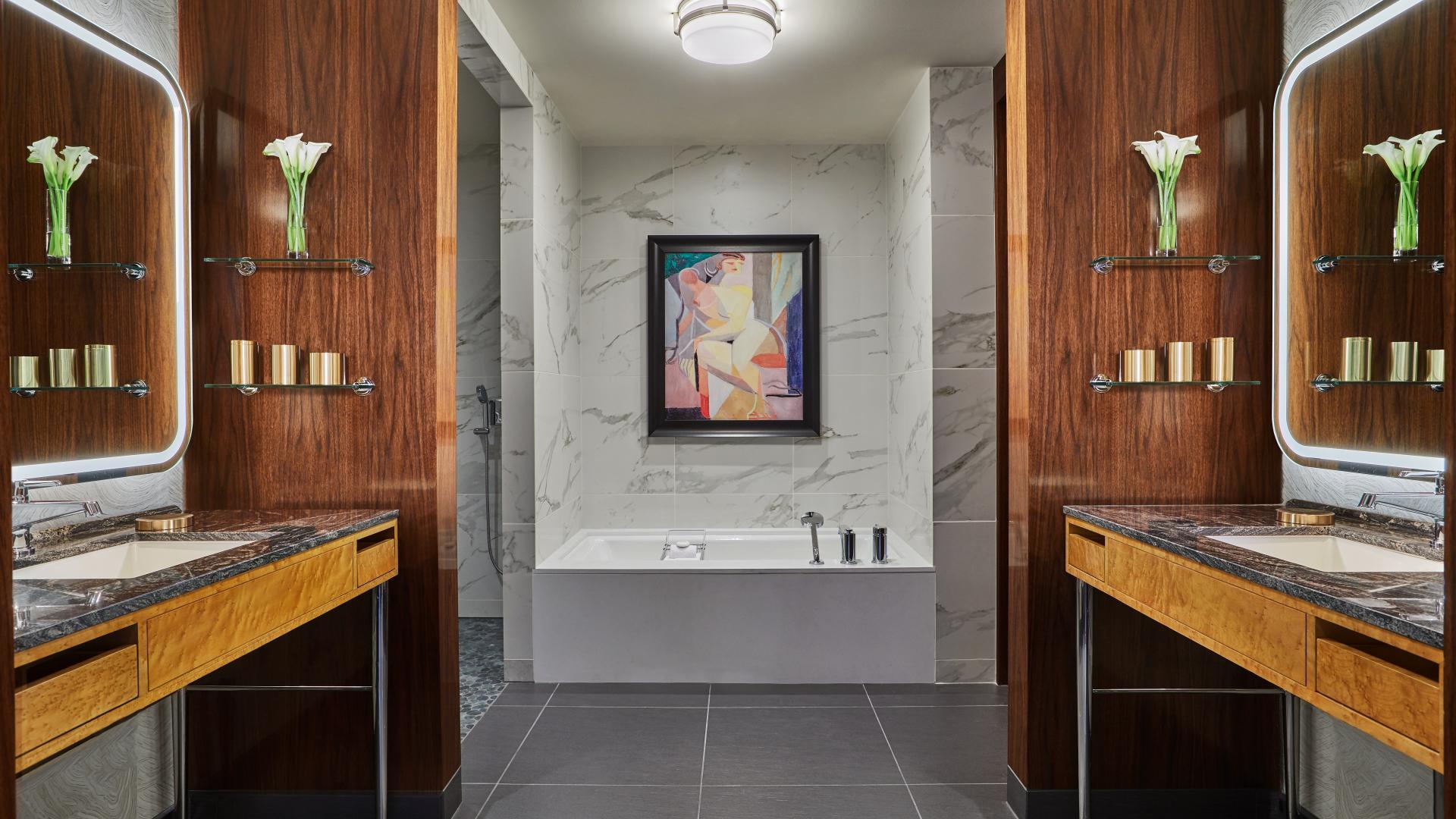 Mobility/Hearing Accessible Penthouse, Tub thumbnail 6