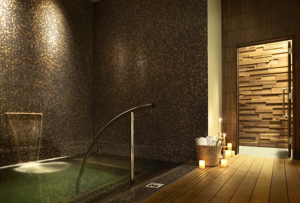 A spa pool at Viceroy Snowmass