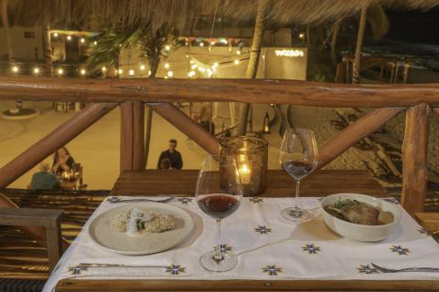 place settings for two at outdoor restaurant 