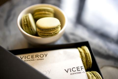 macrons