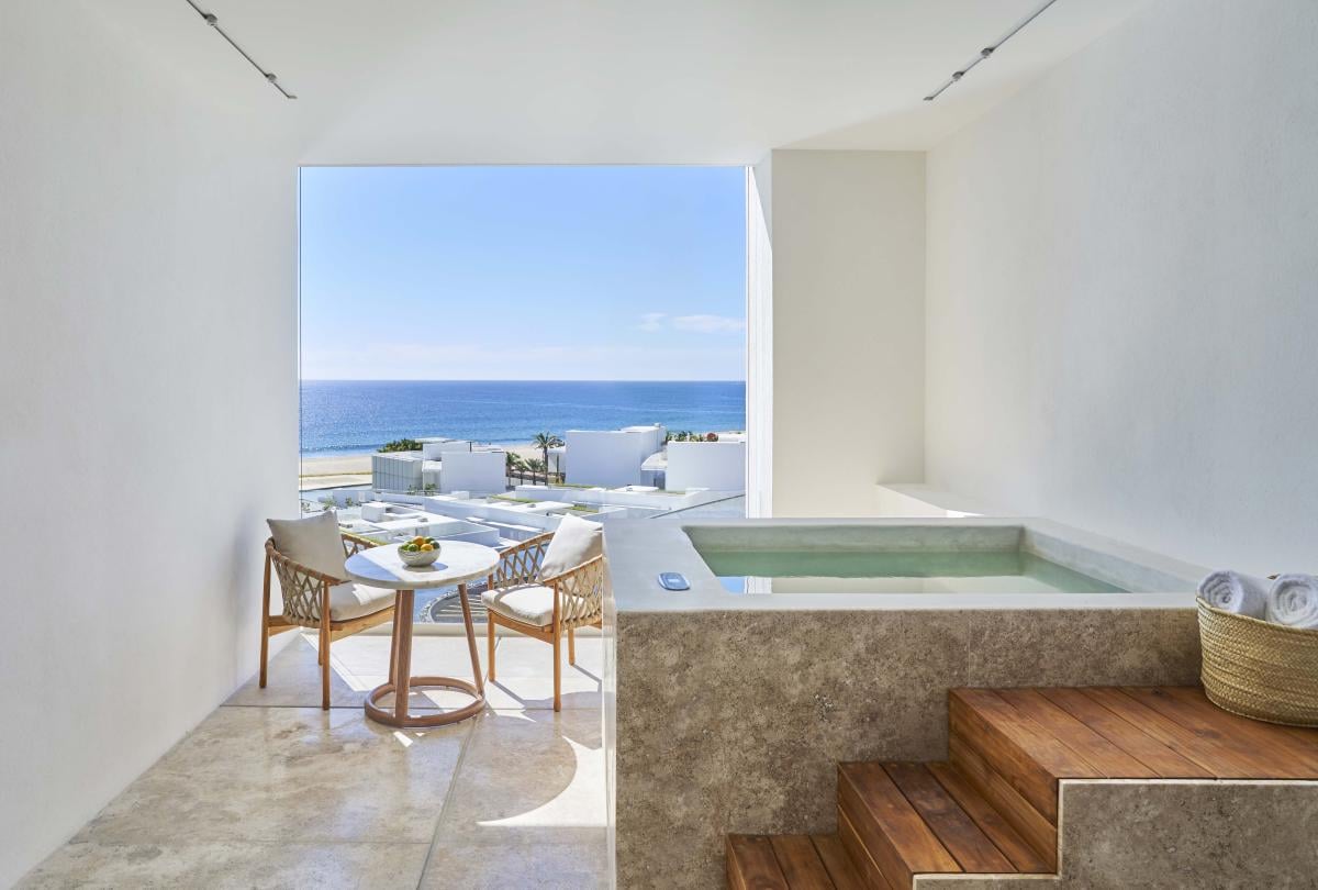 plunge pool with view of beach from Los Cabos Junior Suite