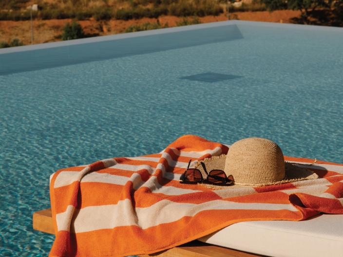 vhr-viceroy-experiences-beach-hat-towel-lounge-chair-pool