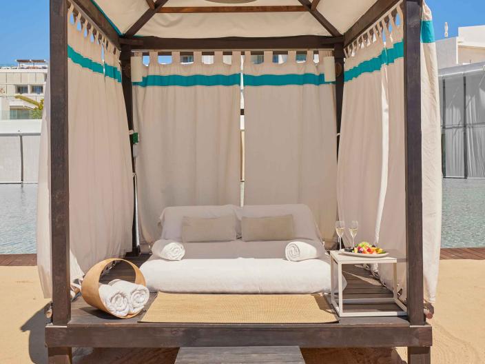 A shaded cabana at Nidito