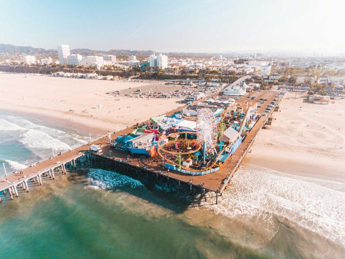 Uma vista aérea do Santa Monica