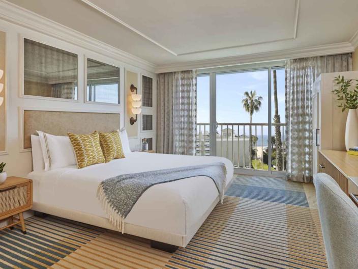 A king bed in a room at Viceroy Santa Monica