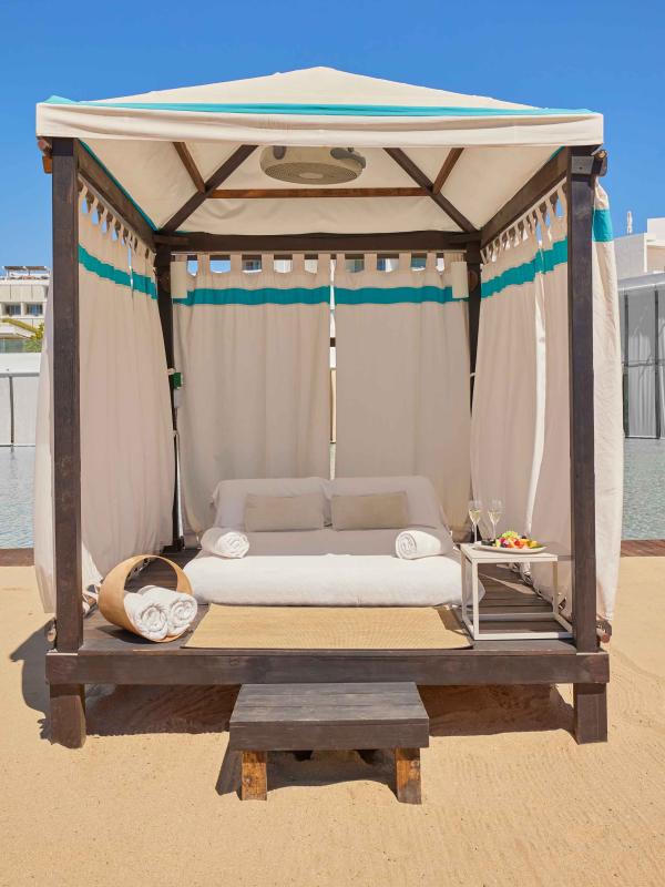 A shaded cabana at Nidito