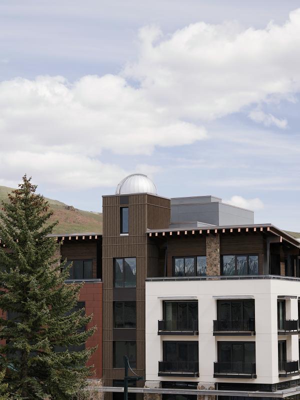 The Observatory Sun Valley, Um Viceroy