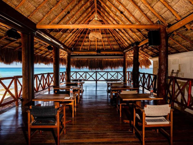 Coral Restaurant + Bar (Rooftop) riviera maya