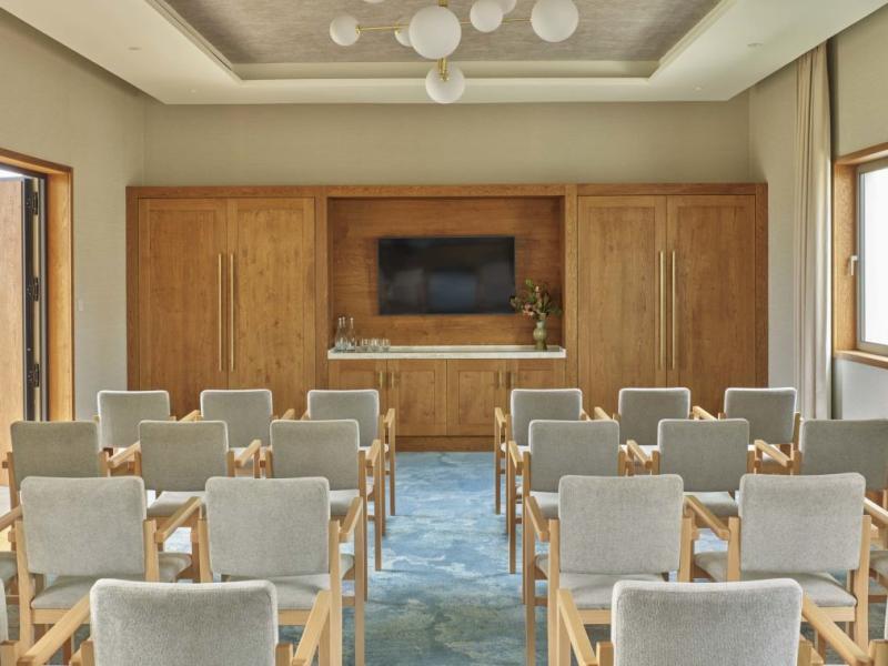 Esteva / Rock Rose Boardroom