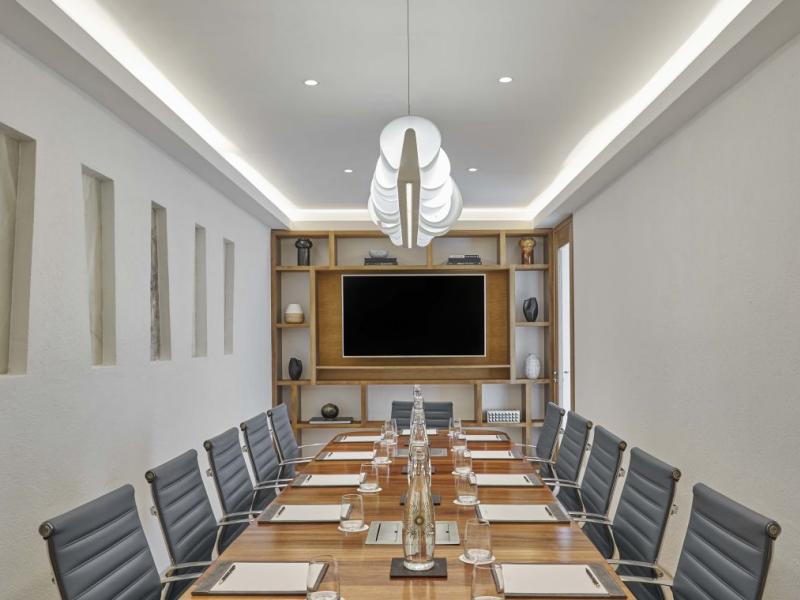 Josefino Boardroom los cabos