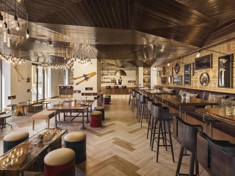 Pique Ski Bar dining room