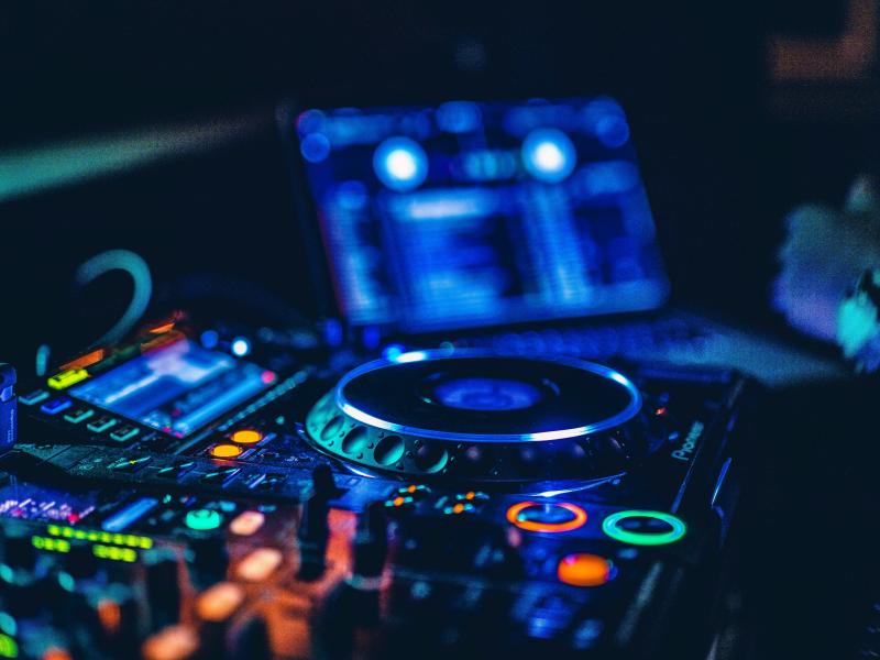 dj